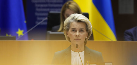 EU-Kommissionspräsidentin Ursula von der Leyen spricht am Dienst...