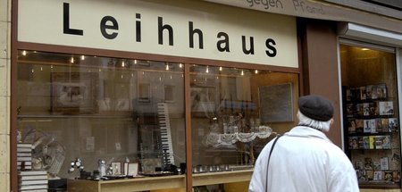 Oft die einzig verbliebene Option: Der Weg zum Pfandleihhaus
