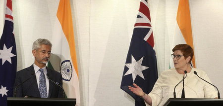 Indiens Außenminister Subrahmanyam Jaishankar (l.) und seine aus