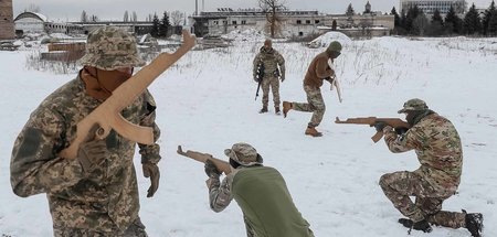 Die Propaganda ukrainischer Milizen wurde von der hiesigen Bürge...
