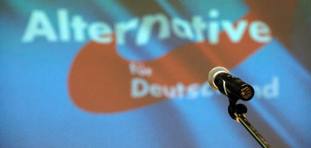 Künftig darf der Verfassungsschutz nicht nur die öffentlich gesp...