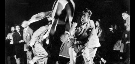 Tanzendes Paar im Savoy-Ballroom im Jahr 1939: »Die Geschichte d... Tanzendes Paar im Savoy-Ballroom im Jahr 1939: »Die Geschichte d...