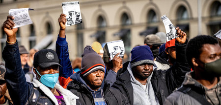 Demonstration von Geflüchteten aus Sierra Leone gegen ihre drohe... Demonstration von Geflüchteten aus Sierra Leone gegen ihre drohe...