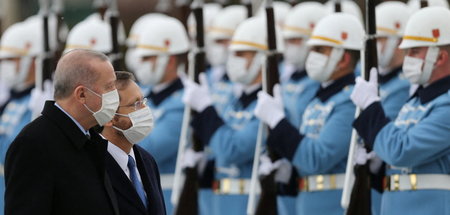 Empfang mit militärischen Ehren: Erdogan und Herzog am Mittwoch ... Empfang mit militärischen Ehren: Erdogan und Herzog am Mittwoch ...
