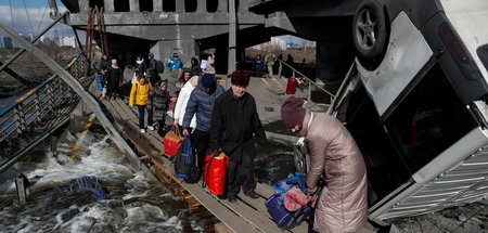 Sieben Fluchtkorridore führten laut ukrainischen Angaben am Donn... Sieben Fluchtkorridore führten laut ukrainischen Angaben am Donn...