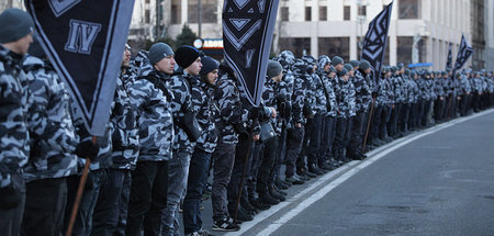 Mitglieder des »Asowschen Nationalen Korps« feiern ohne Probleme...