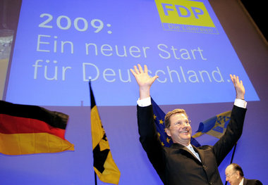 Guido Westerwelle wähnt sich offenbar schon als Vizekanzler und ...