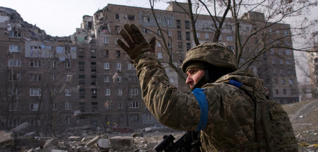 Schwer umkämpft ist weiterhin die Hafenstadt Mariupol, auch zivi... Schwer umkämpft ist weiterhin die Hafenstadt Mariupol, auch zivi...