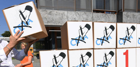 Protestaktion gegen CETA vor dem Bundesverfassungsgericht im Som... Protestaktion gegen CETA vor dem Bundesverfassungsgericht im Som...