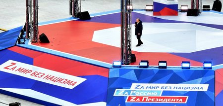 Putin bei der Veranstaltung zum achten Jahrestag des Beitrittsre...