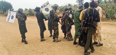 Anhänger der islamistischen Boko-Haram-Miliz bei Kumshe in Niger... Anhänger der islamistischen Boko-Haram-Miliz bei Kumshe in Niger...