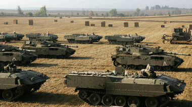 Israelische Panzerverbände an der Grenze zum Gazastreifen
