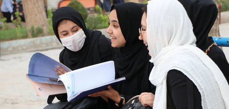 Voller Vorfreude: Afghanische Schülerinnen, bevor sie wieder nac...