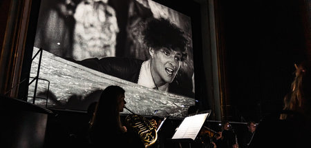 Musik zum Stummfilm »Das neue Babylon« (1929): Babylon-Orchester...