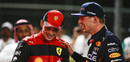 Rivalen der Rennbahn: Charles Leclerc (l.) und Max Verstappen