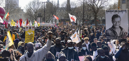 Demonstration gegen Rassismus und Polizeigewalt in Paris (19.3.2... Demonstration gegen Rassismus und Polizeigewalt in Paris (19.3.2...