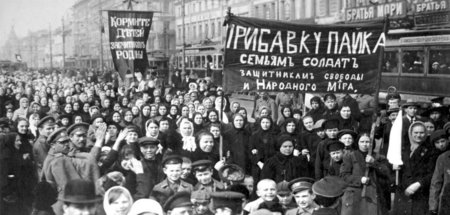 »Militanz der arbeitenden Frau«: Demonstration von Arbeiterinnen... »Militanz der arbeitenden Frau«: Demonstration von Arbeiterinnen...