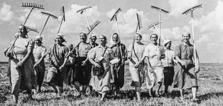 Kolchose Klischewo in der Nähe von Moskau 1941. Eine Gruppe von ...