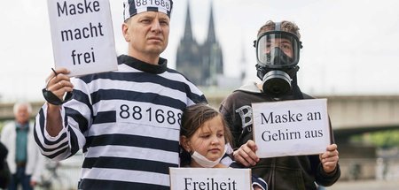 Freiheit, die sie meinen (Demonstration gegen die Coronabeschrän... Freiheit, die sie meinen (Demonstration gegen die Coronabeschrän...