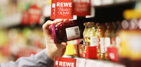 Während Rewe eine satte Gewinnsteigerung von 82 Prozent gegenübe...