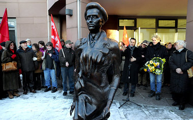 Seit Sonntag mittag zurück in Berlin-Mitte: Rolf Biebls Statue