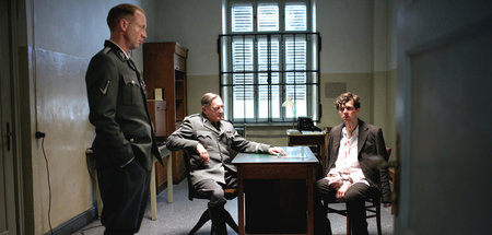 Hitler-Attentat knapp gescheitert. Georg Elser (Christian Friede...