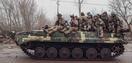 Kiew verlangt von der NATO mehr Offensivwaffen: Ukrainischer Pan...