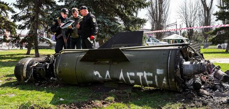 Vorwurf unterstrichen: »Für Kinder« steht auf russisch auf der »...