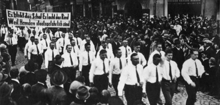 Verhöhnten die lasche Verbotspraxis einiger Länder des Deutschen...