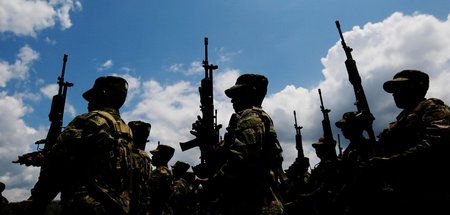 Die Kontrolle über ehemaliges FARC-Gebiet übernehmen: Kolumbiani...