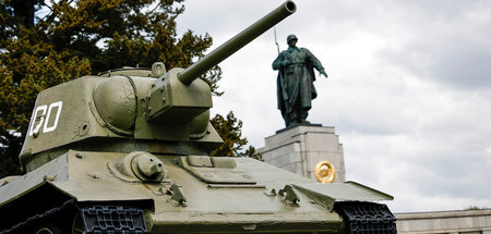 Panzer sollen weg: Das sowjetische Ehrenmal im Berliner Tiergart...