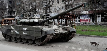 Panzer der Streitkräfte der »Volksrepubliken« in Mariupol (19.4....