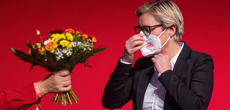 Hier sind die Blumen: Susanne Hennig-Wellsow beim Landesparteita...