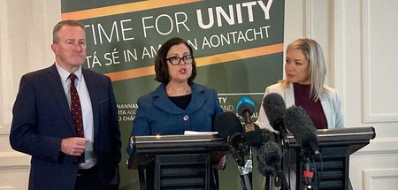 »Zeit für Einheit«: Die Sinn-Féin-Parteivorsitzende McDonald (M....