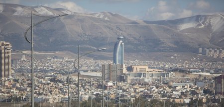 Berge, soweit das Auge reicht: Blick auf Sulaimanija