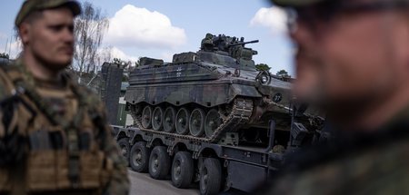 Demnächst auf dem Weg ins Kriegsgebiet? »Marder«-Schützenpanzer ...