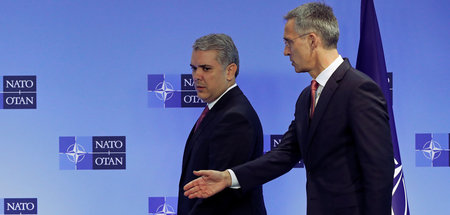 Kolumbiens Präsident Iván Duque (l.) mit NATO-Generalsekretär Je...