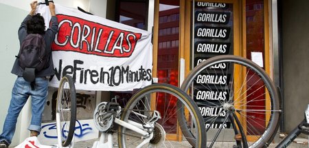 Protest gegen Kündigungen vor Firmenzentrale der Gorillas in Ber...