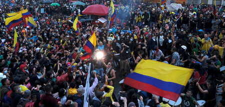 2021-05-28T000_RTRMADP_3_COLOMBIA-PROTESTS.JPG
