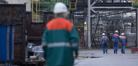 Habeck macht das Licht aus: Arbeiter im PCK-Werk Schwedt