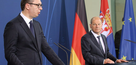 Fordern und Locken: Bundeskanzler Scholz empfängt Serbiens Präsi...