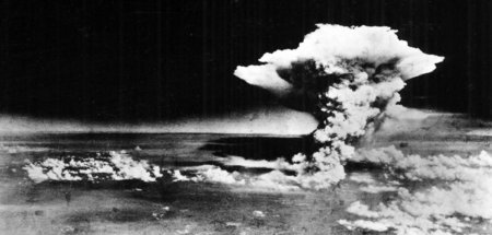 Over und aus. Der Atomkrieg ist indiskutabel, weil nach ihm nich...