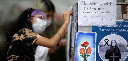 2022-04-25T193810Z_RTRMADP_3_MEXICO-VIOLENCE-WOMEN.JPG
