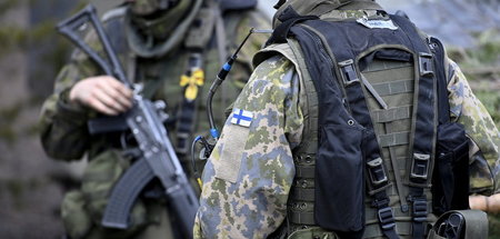 Neumitglied im Kriegsklub: Finnland hat sich dem britischen Druc...