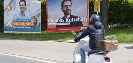 Täuschen Richtungsunterschiede vor: Wahlplakate der Spitzenkandi...
