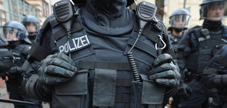 Volle Kampfmontur – wer steckt darunter? Hessische Bereitschafts