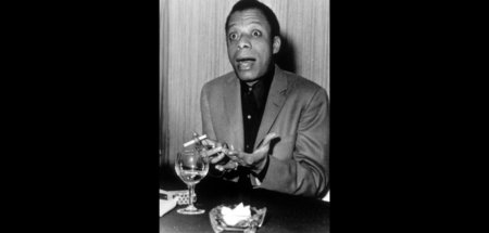 James Baldwin bei einem Glas Essigwein (1965)