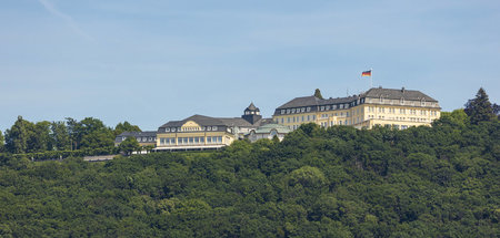 Von oben herab: das Steigenberger Grandhotel auf dem Petersberg ... Von oben herab: das Steigenberger Grandhotel auf dem Petersberg ...