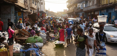 Die Preise steigen: Straßenmarkt in Freetown (19.3.2020)