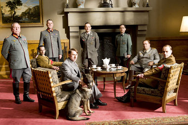 Herrenklub mit Hund, leider ohne Held oder Sekretärinnen